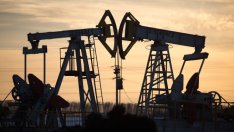 Саудитска Арабия наводнява пазарите с петрол, за да свие дела на Русия