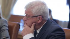 Ананиев: Противоепидемичните мерки остават с опция за връщане на по-строгите правила