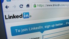 Акциите на LinkedIn се сринаха с 28% в следоборсовата сесия