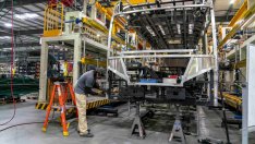 Фабричната активност в Китай се свива за четвърти пореден месец през юли