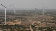 Индия отлага реализирането на проектите за най-евтина вятърна енергия в света