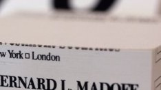 Търг до последния кат дрехи - Мадоф се разпродава 