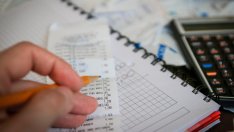 Разходите на домакинствата за данъци и осигуровки растат в началото на годината