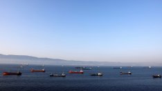 Саудитска Арабия възстановява доставките си през протока в Червено море