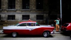 САЩ затягат условията за пътуванията на американците до Куба