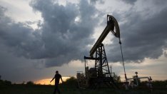 Брентът се доближава до цена от 50 долара за барел