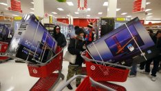 Графика на деня: Продажбите на телевизори спадат за втора поредна година