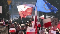 Fitch: Има риск за инвестиционния климат в Полша