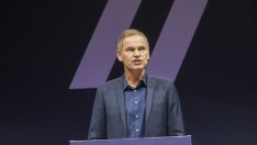 Оливер Блуме: VW ще ускори своята трансформация към електрификация