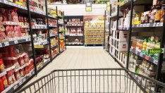 Колко средно за единична покупка онлайн отделят клиентите у нас?