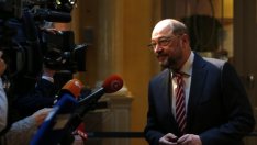 Шулц: Гърция може да се отчита пряко пред ЕС и МВФ 