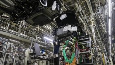 Toyota понижи производствената си цел за октомври до 750 хил. автомобила