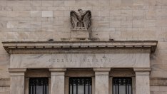 Фед остави референтната си лихва на 22-годишен връх