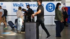 Трафикът на парижките летища е най-висок от началото на здравната криза