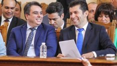 ПП започва преговори за нов кабинет с ДБ, БСП и независими депутати