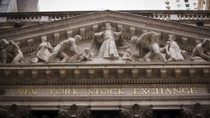 Индексите на Wall Street се понижават с над 1%*