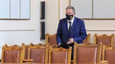 Даряването на ваксини скара здравния министър и ГЕРБ в парламента