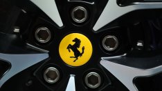 Ferrari ще приема плащания в криптовалути в САЩ