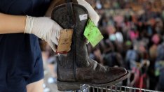 Тръмп представя щатски продукти - от каубойски ботуши и пъстърма до изтребители