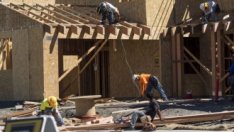 Строителните компании в САЩ намаляват продажбите и тласкат цените още по-нагоре