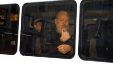 САЩ поискаха екстрадиция на Асандж от Великобритания