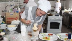 Над половината от жените в България работят в нископлатени отрасли 