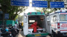 Защо коронавирусът срива здравната система на Индия?