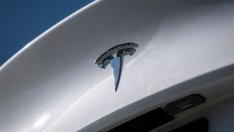 Tesla отчита рекордна тримесечна печалба, подкрепена от ръста при доставките