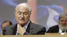 Вотът за първенствата по футбол през 2018 и 2022 г. е осъществен под натиск?