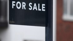 Растежът на цените на жилищата във Великобритания продължава да се забавя