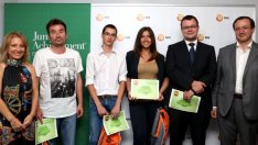 Ученици спечелиха състезание с идея за "умен" часовник за незрящи