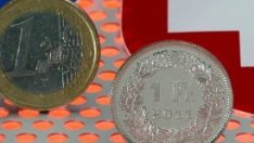 Швейцария обмисля обвързване на курса на франка с еврото?