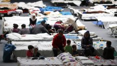 Фийон ще откаже да приема бежанци във Франция, ако спечели изборите