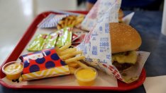 Недохранване, климатични промени: Бързата храна е виновна не само за затлъстяването 