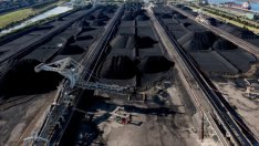 Износът на поскъпналите въглища подпомогна търговския излишък на Австралия