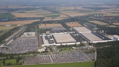 Volkswagen започва изграждането на фабрика за батерийни клетки в Залцгитер