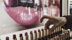 Estee Lauder съкращава 3% от служителите си