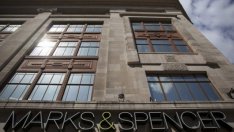 M&S отчита 24% спад на печалбата за полугодието