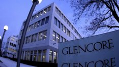 Графика на деня: Сривът на Glencore засенчи гръцките банкови неволи