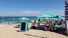 Наематели на плажове с изтекли договори продължават да предлагат услуги