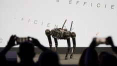 Verizon показа два 5G робота на Мобилния конгрес