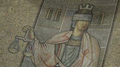 Евробарометър: Близо две трети от българите оценяват съдебната система като зависима