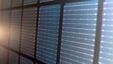 Jaguar Land Rover използва слънчевата енергия за производство на електромобили