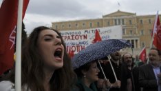 МВФ настоява за безусловно намаляване на гръцкия дълг