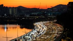 Лекари се застъпват за спирането на продажбите на нови коли с изкопаеми горива от 2035 г.