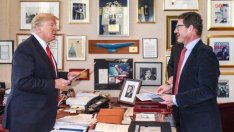 Тайният наблюдател на важното интервю на Тръмп