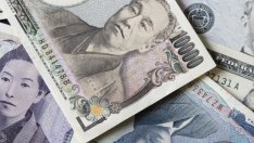 Йената поевтиня до 24-годишно дъно, но ЯЦБ остава непоколебима