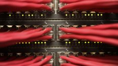 Платформата Celsius замразява изтеглянията в нов удар за сектора