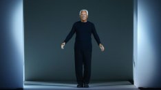 Джорджо Армани не изключва сливане или IPO, след като слезе от сцената на империята Armani