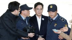 Лидерът на Samsung беше разпитан след една нощ в ареста